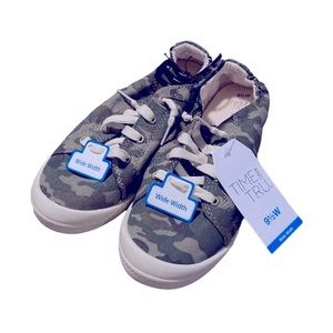 Scrunch Back Memory Foam Sneakers